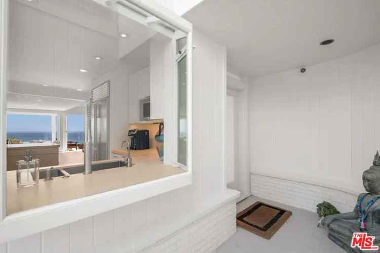 Single-family house For Sale in 24134, Malibu Road, Malibu, California