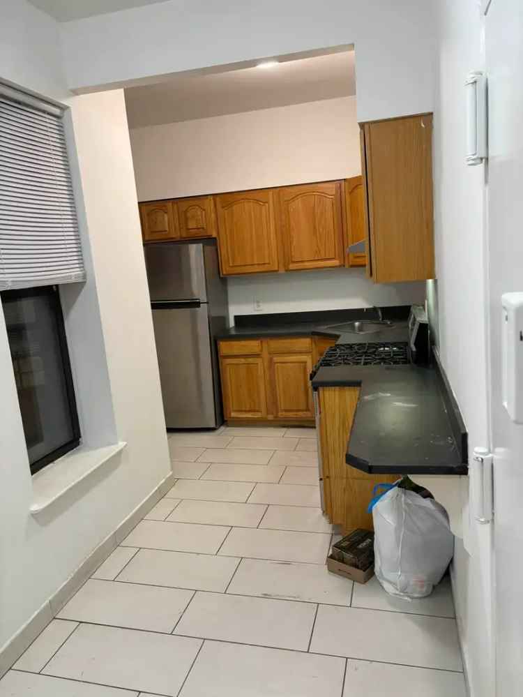 Oversized 1-Bedroom Apartment Near Central Park - Pets Allowed