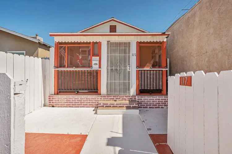 Single-family house For Sale in Lancaster, California