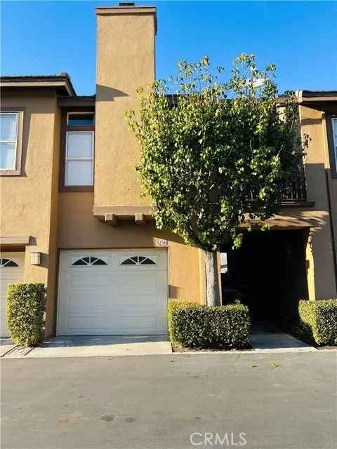 Condo For Sale in Anaheim, California