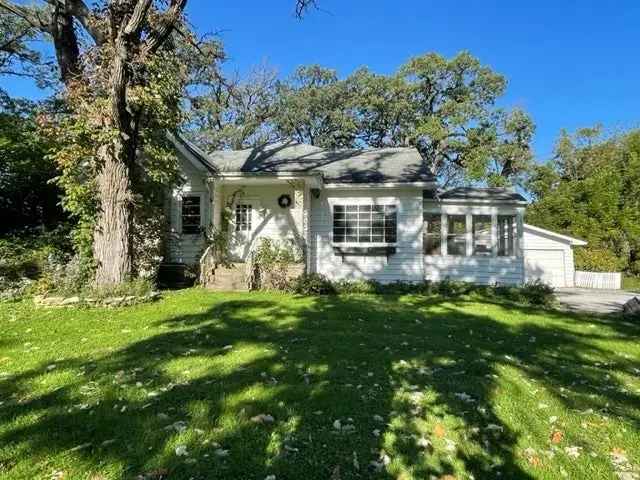 Single-family house For Sale in 22830, Lahon Road, Steger, Illinois