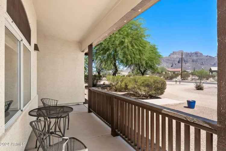 Single-family house For Sale in 694, South Mountain View Road, Apache Junction, Arizona