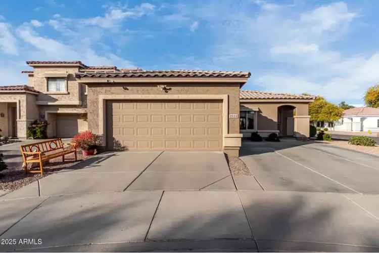 Single-family house For Sale in 2528, East La Costa Drive, Chandler, Arizona