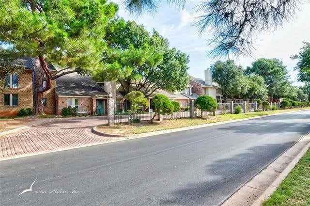 Condo For Sale in 67, Fairway Oaks Boulevard, Abilene, Texas