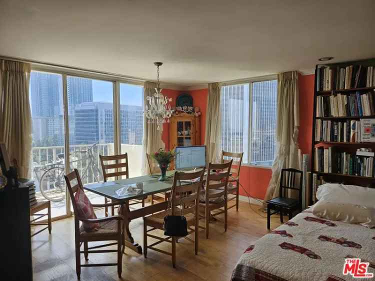 Condo For Sale in 2170, Century Park East, Los Angeles, California