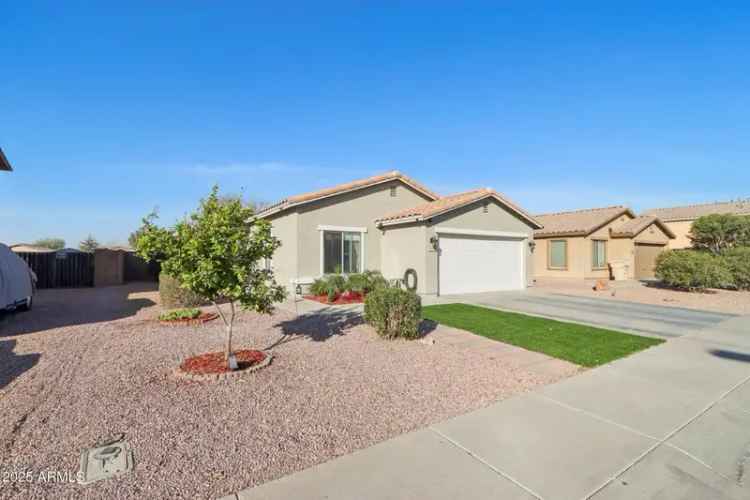 Single-family house For Sale in 7444, South Sunrise Way, Buckeye, Arizona