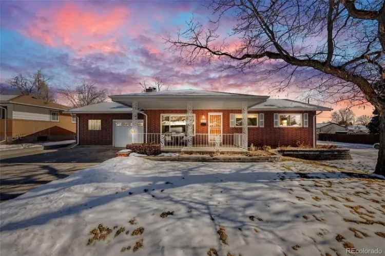 Single-family house For Sale in 2994, South Winona Court, Denver, Colorado