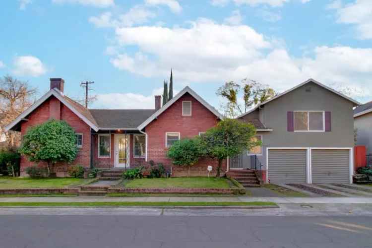 Single-family house For Sale in 2760, Riverside Boulevard, Sacramento, California