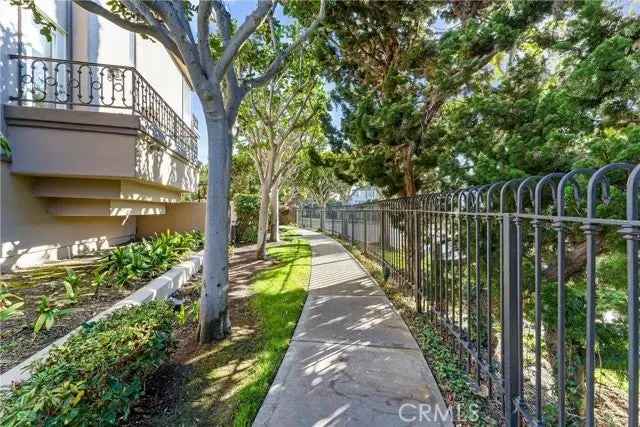 House For Sale in 19398, Peachtree Lane, Huntington Beach, California