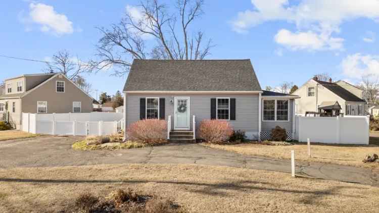 Single-family house For Sale in 348, Quinnipiac Avenue, North Haven, Connecticut