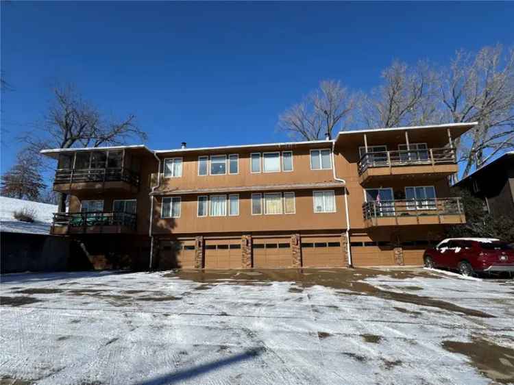 Condo For Sale in 1732, Pikes Peak Court Northeast, Cedar Rapids, Iowa