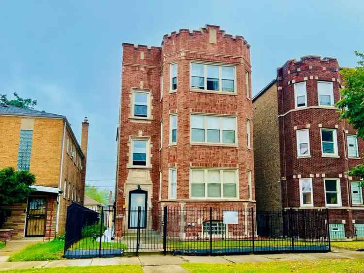 Multi-family house For Sale in 8255, South May Street, Chicago, Illinois