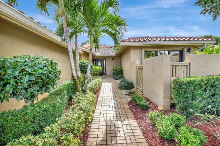 Single-family house For Sale in 53, Northwoods Lane, Boynton Beach, Florida