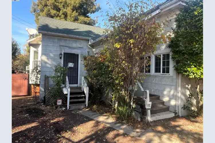 Duplex For Sale in 3521, Laguna Avenue, Oakland, California