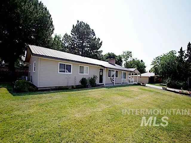 Single-family house For Sale in 1850, Sunset Street, Weiser, Idaho