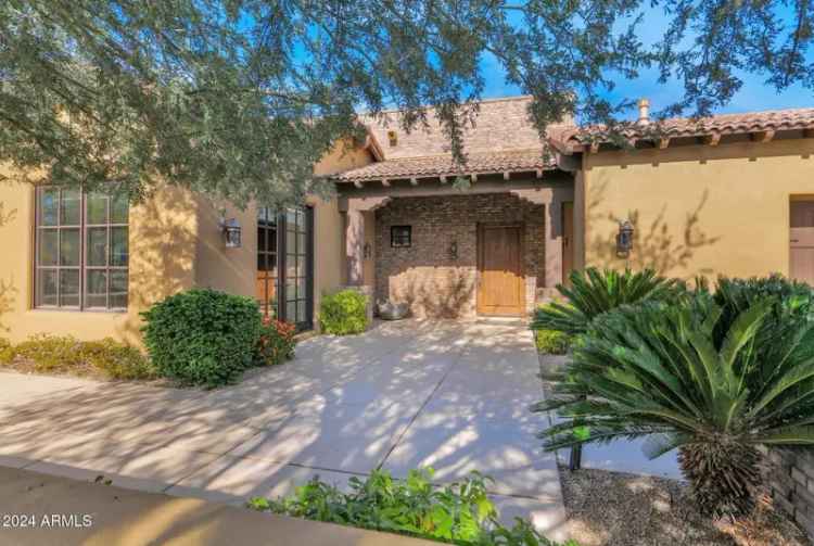 Single-family house For Sale in 10746, East Whitethorn Drive, Scottsdale, Arizona