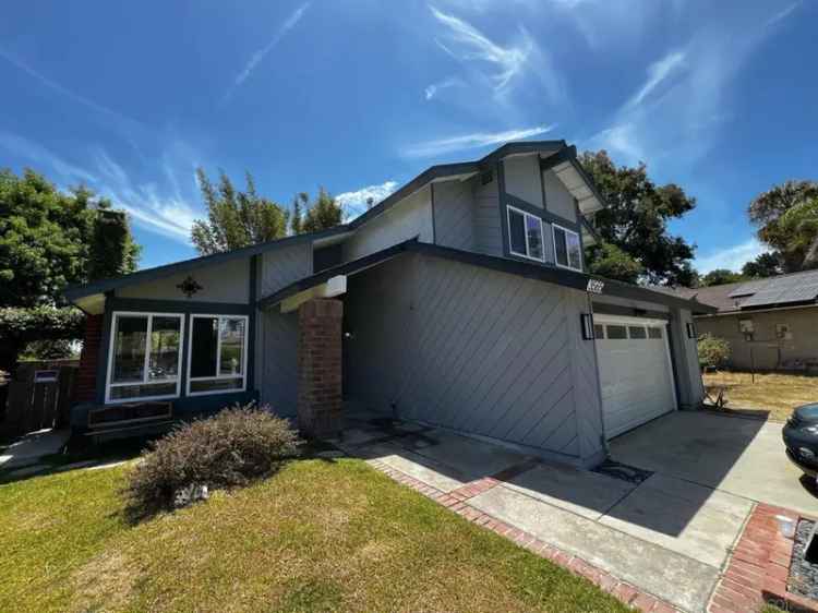 Single-family house For Sale in 3565, Starboard Circle, Oceanside, California