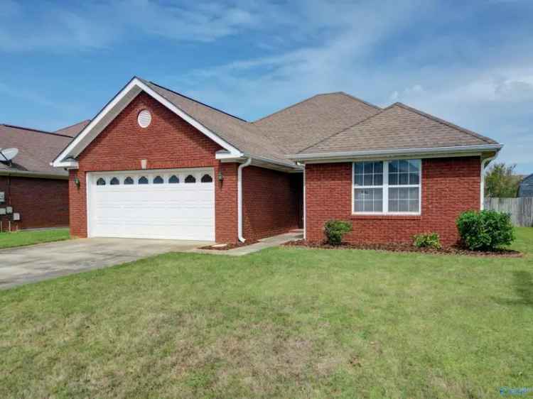 Single-family house For Sale in Decatur, Alabama