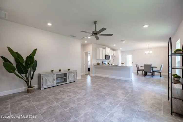 Single-family house For Sale in Palm Bay, Florida