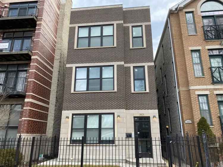 Multi-family house For Sale in 5025, South Indiana Avenue, Chicago, Illinois