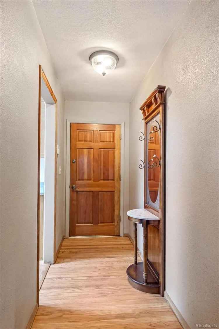 Single-family house For Sale in 260, East Geddes Avenue, Centennial, Colorado