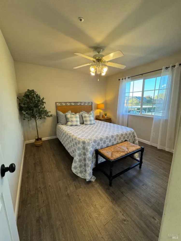 Condo For Sale in 1501, La Esplanada Place, Santa Rosa, California