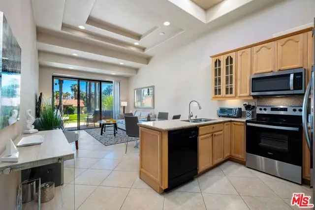 Condo For Sale in Palm Desert, California