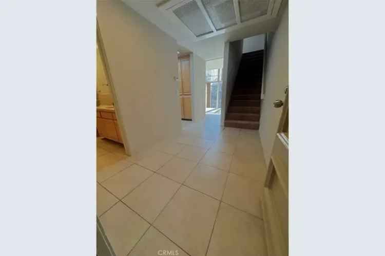 Condo For Sale in Long Beach, California