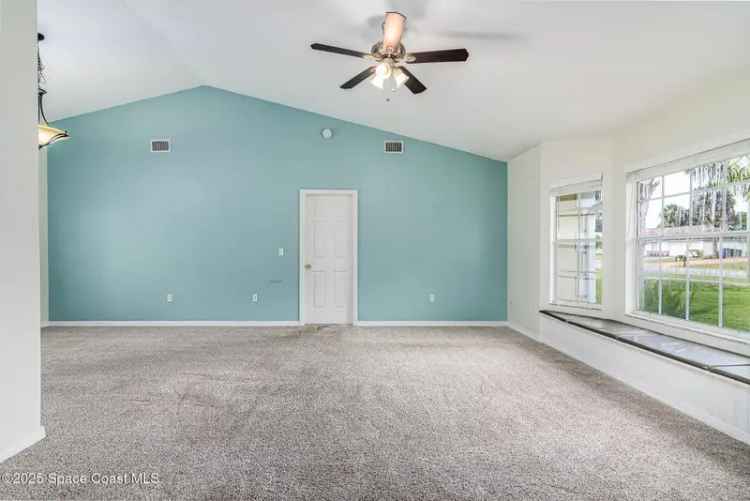 Single-family house For Sale in 772, Americana Boulevard Northeast, Palm Bay, Florida