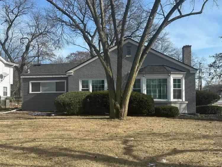 Single-family house For Sale in 2425, Flossmoor Road, Flossmoor, Illinois