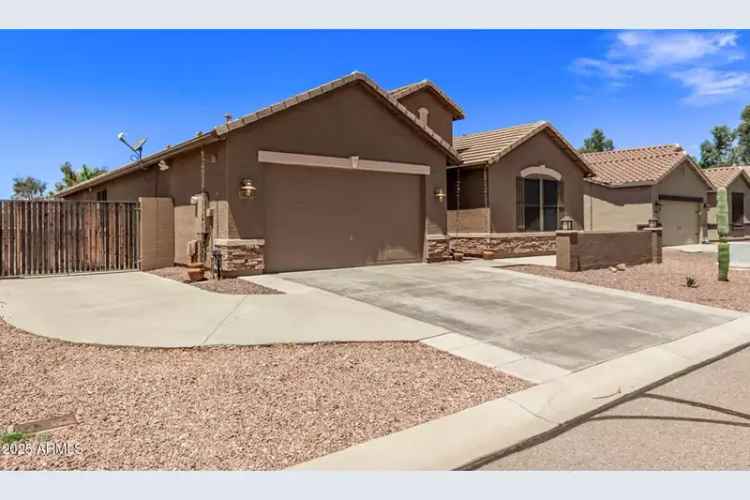 Single-family house For Sale in 35134, North Laredo Drive, San Tan Valley, Arizona