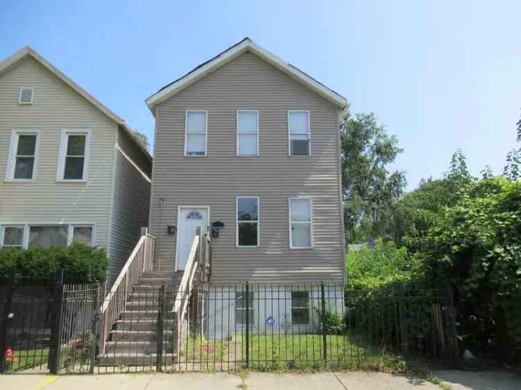 Multi-family house For Sale in 7533, South Dorchester Avenue, Chicago, Illinois