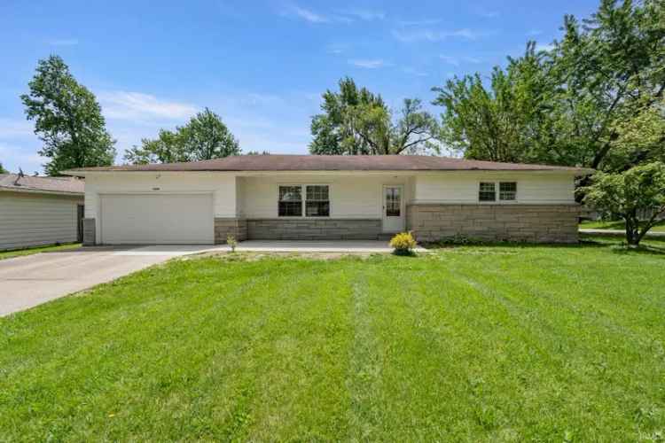 Single-family house For Sale in 2604, Bellevue Drive, Fort Wayne, Indiana