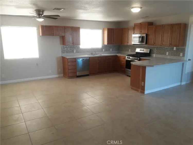 Single-family house For Sale in Mojave, California