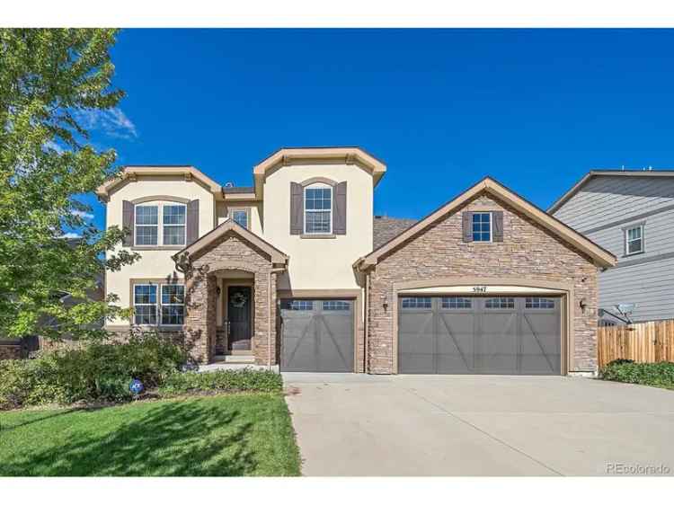 Single-family house For Sale in 5947, South Langdale Court, Aurora, Colorado