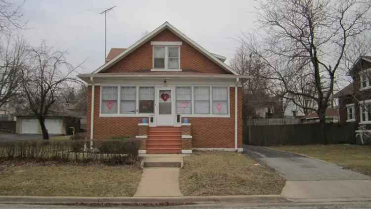 Multi-family house For Sale in 1119, Summit Street, Joliet, Illinois