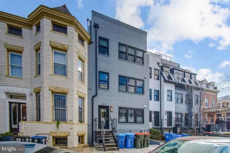 Condo For Sale in 2619, University Place Northwest, Washington, District of Columbia