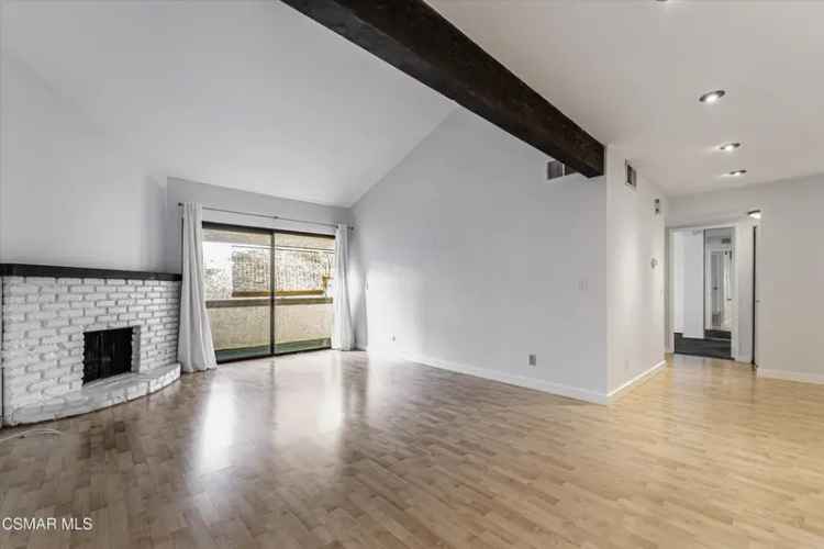 Single-family house For Sale in 15155, Sherman Way, Los Angeles, California