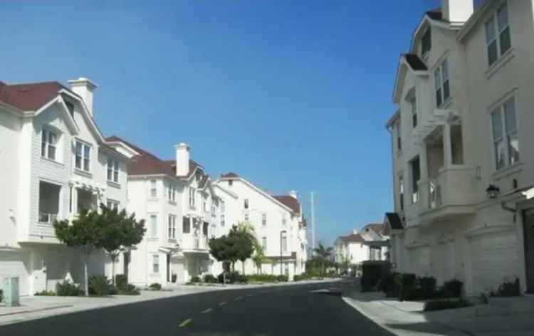 Ocean View 3-Bed Townhome near Oceanside Pier