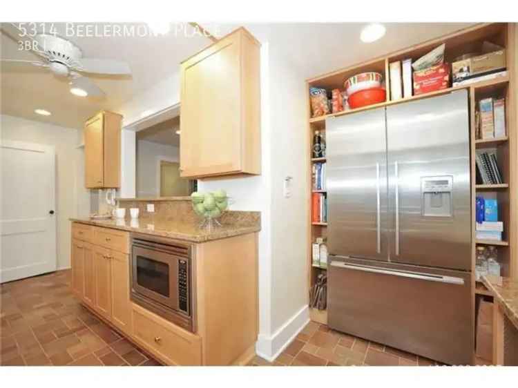 Oakland 3 Bed 2 Bath House For Rent August 1st 2025