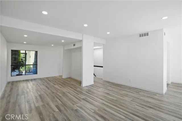 House For Sale in 859, Temple Terrace, Los Angeles, California