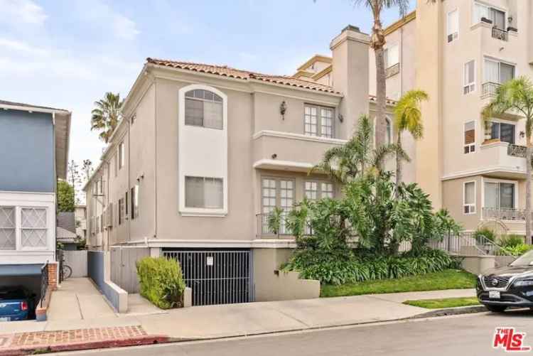 Condo For Sale in 1345, Wellesley Avenue, Los Angeles, California