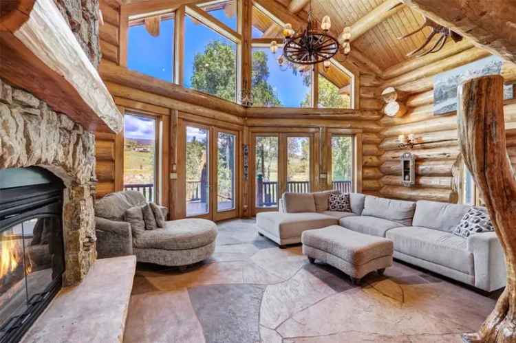 Single-family house For Sale in Silverthorne, Colorado