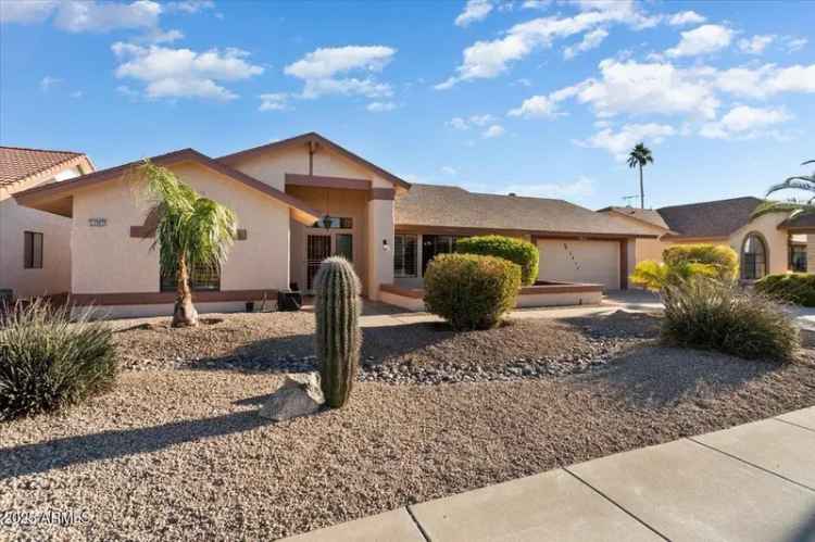 Single-family house For Sale in 13907, West Gable Hill Drive, Sun City West, Arizona