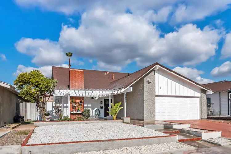 Single-family house For Sale in 8460, Borealis Road, San Diego, California