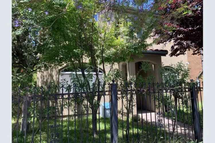 Single-family house For Sale in 1805, Fruitvale Avenue, Oakland, California