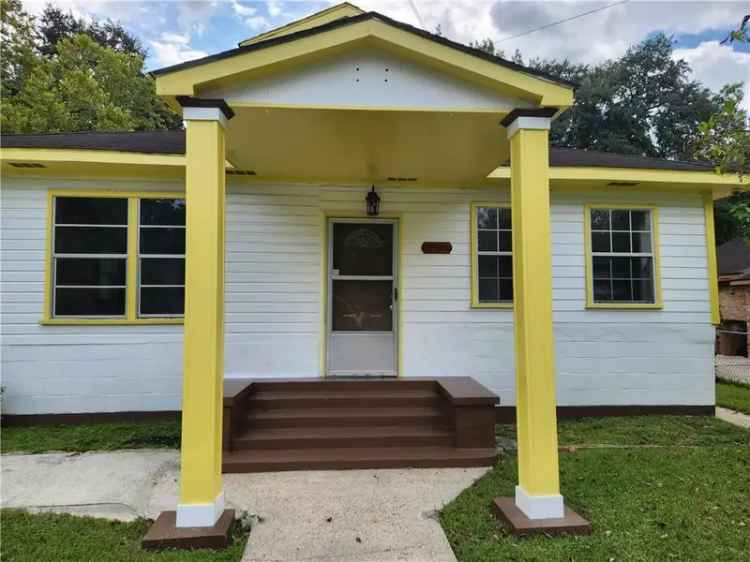 Single-family house For Sale in Mobile, Alabama