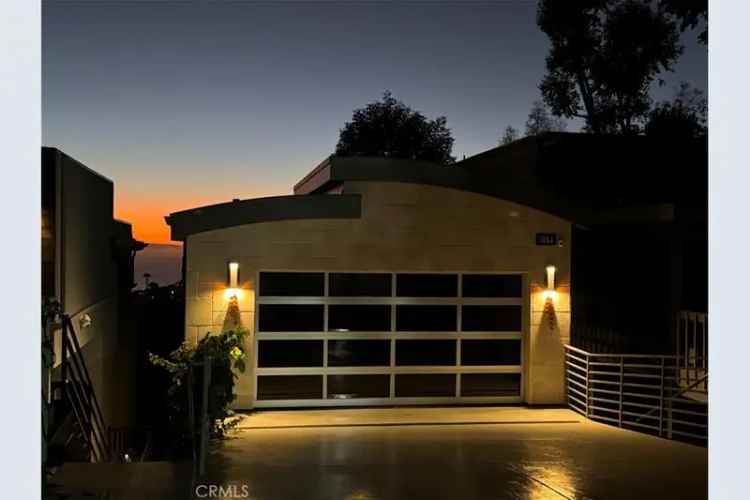 Single-family house For Sale in 1083, Tia Juana Street, Laguna Beach, California