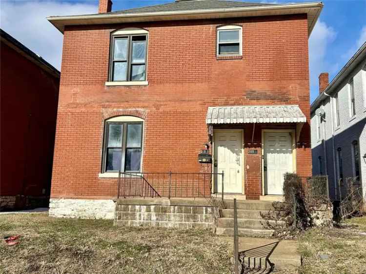 Multi-family house For Sale in 209, East Garfield Street, Belleville, Illinois