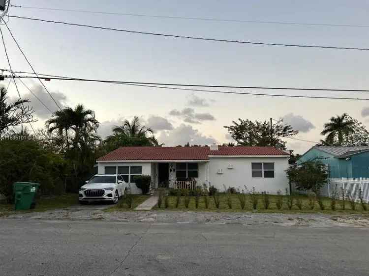 Single-family house For Sale in 345, Northeast 112th Street, Miami Shores, Florida